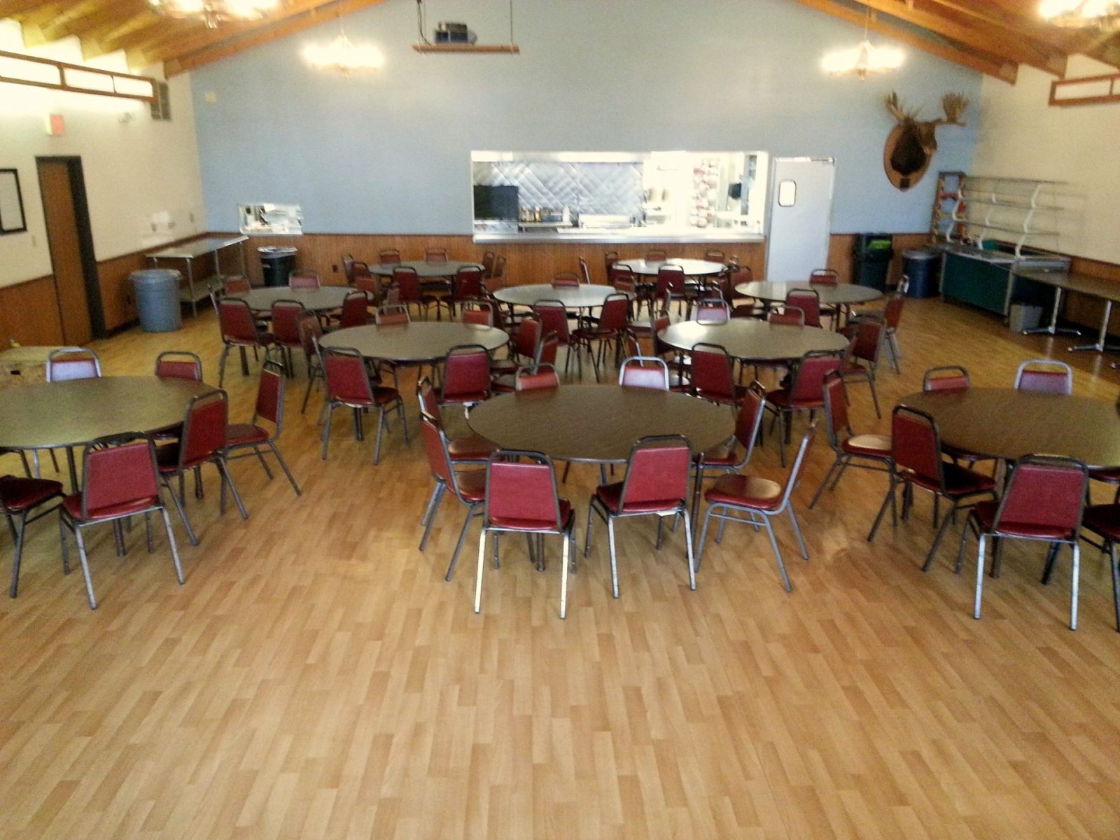lodge-dining-room-3